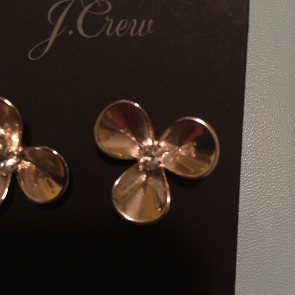 SOLD J. Crew Silver Flower Stud Earrings 💞HP💞 - Picture 3 of 3